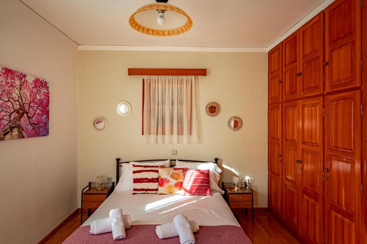 Golden Flower'S Apartment Poros  Exterior photo